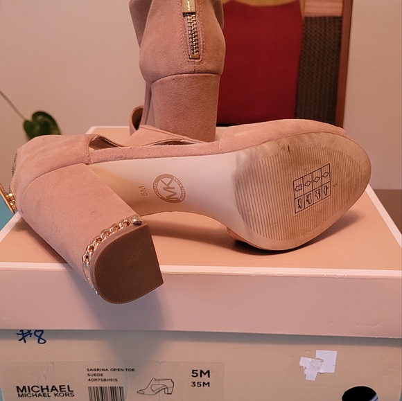 Michael Kors Suede heels - Picture 5 of 5
